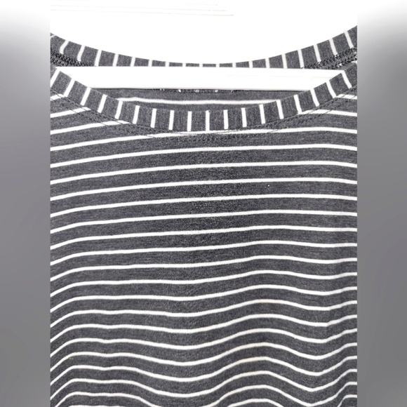 Lululemon womens long sleeve shirt - Picture 3 of 3